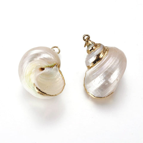 GOLDEN Electroplate Spiral Shell Pendants, Conch 24~31mm Electroplate Spiral Shell Pendants, with Iron Findings, Platinum, Conch Size: about 18~24mm wide, 24~31mm long, 15~16mm thick, hole: 2mm