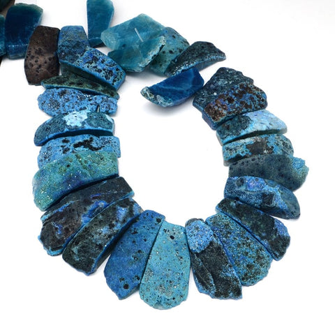 AGATE NUGGETS LENGTH ABOUT 22-65MM (GB4649) Dyed Natural Agate Nuggets Bead Strands, DodgerBlue Size: about 22~68mm long, 12~28mm wide, 5~16mm thick, Hole: 2~3mm; about 24~36pcs/strand; 15.7~18.1".