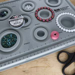 BeadsBalzar Beads & Crafts (BBS8F-C) BRACELET BEAD BOARD W/ 8SIZES +WITH LID-FLOCKED (1 PC)