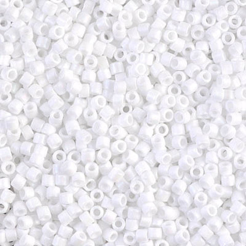 DBM0351 Miyuki Delica 10/0 White Matted (5g) DELICA 10/0 WHITE MATTED