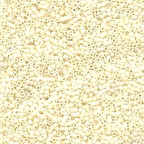 Miyuki Delica 11/0 Cream matted DB0352 Miyuki Delica 11/0 Cream matted DB0352