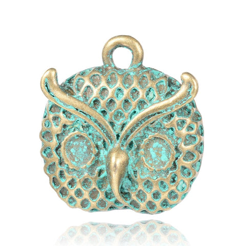 (PE6137) Owl Head Alloy Pendant , Antique Bronze & Green Patina 19.5mm wide, (2 PCS) Owl Head Alloy Pendant Rhinestone Settings, Nickel Free, Antique Bronze & Green Patina Size: about 19.5mm wide, 21.5mm long, 8.5mm thick, hole: 2mm; fit for 3.5x3mm rhinestone.