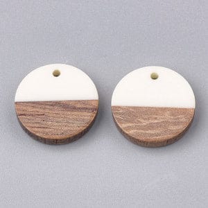 (RW5706) Resin & Wood Pendants, Flat Round, White Size: about 18mm in diameter, Resin & Wood Pendants, Flat Round, White Size: about 18mm in diameter, 3.5mm thick, hole: 1.5mm.