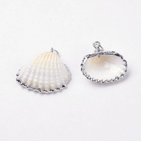 (SH5596) Electroplate Shell Pendants, with Iron Findings, Platinum, 20~26mm long, Electroplate Shell Pendants, with Iron Findings, Platinum, Size: about 21.5~29.5mm wide, 20~26mm long, 7~10mm thick, hole: 2mm.