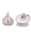 (SH5709B)  Shell, Platinum, Platinum Size: about 18~25mm wide, 17~23mm long, Electroplate Shell Pendants, with Brass Findings, Shell, Platinum, Platinum Size: about 18~25mm wide, 17~23mm long, 8~11mm thick, hole: 2mm.