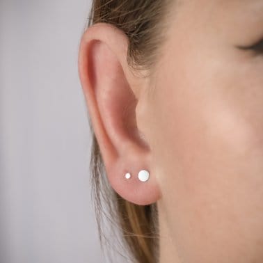 Silver 925 4mm Round Flat Mirror Polished Stud Earrings Silver 925 4mm Round Flat Mirror Polished Stud Earrings