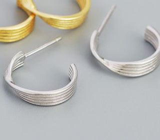 RHODIUM PLATED (925-BE06-R) Simple Twisted Curve Shape 925 Sterling Silver Earrings Simple Twisted Curve Shape 925 Sterling Silver Earrings