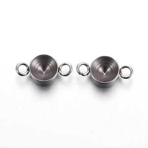 (SL5718) 304 Stainless Steel Connector Rhinestone Settings, 10.5mm long, for 4mm rhinestone 304 Stainless Steel Connector Rhinestone Settings, Flat Round, Stainless Steel Color Size: about 10.5mm long, 5mm wide, 3mm thick, hole: 1.8mm, fit for 4mm rhinestone