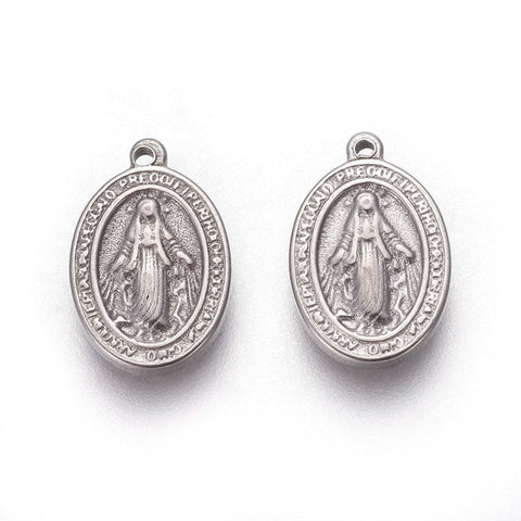 (SP6104A) 304 Stainless Steel Charms, Oval with Saint, Antique Silver 13mm long, 8.5mm wide, (4 PCS) 304 Stainless Steel Charms, Oval with Saint, Antique Silver Size: about 13mm long, 8.5mm wide, 1.6~1.8mm thick, hole: 0.8mm.
